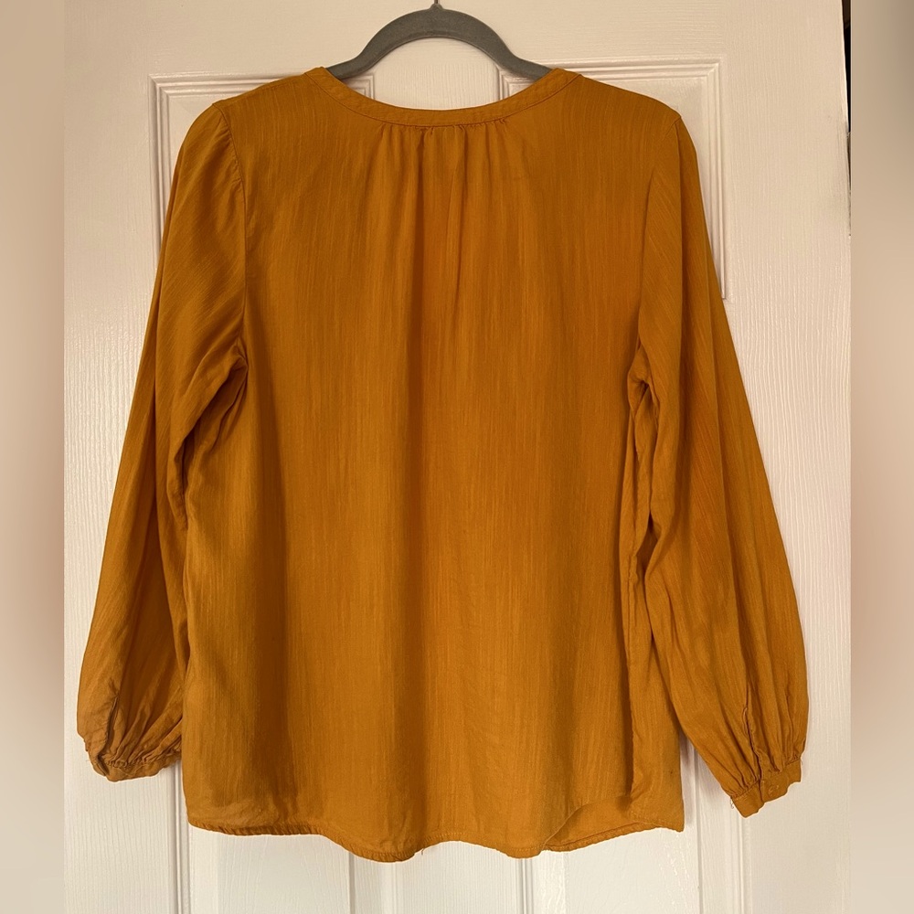 Old Navy blouse - Picture 2 of 6